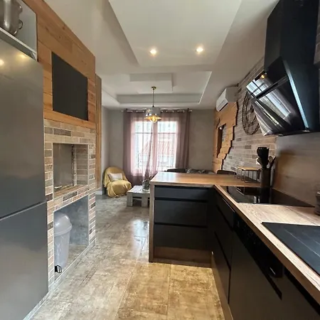 Comme A La Maison Нарбонна